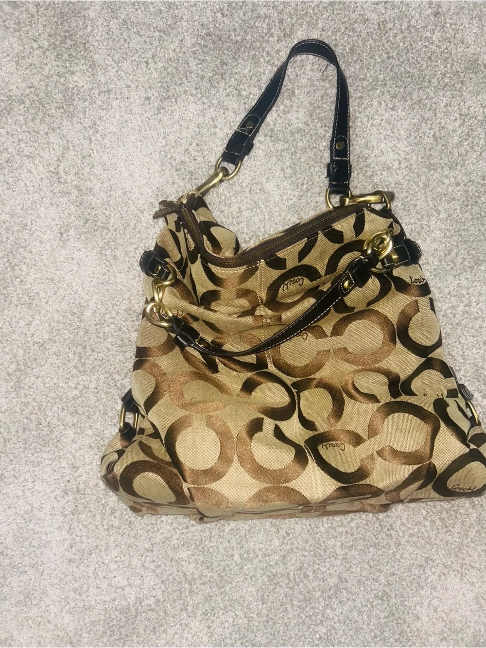 Coach Signature C Beige/Brown Zip Hobo Shoulder Bag Gold Hardware Medium